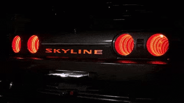 Nissan Skyline độ đèn hậu vô cực 'độc nhất vô nhị'