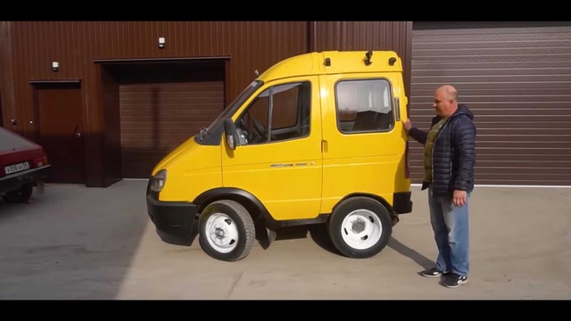 Xem dân chơi chặt đôi xe buýt thành minivan chính hiệu mà vẫn ngồi được 4 người