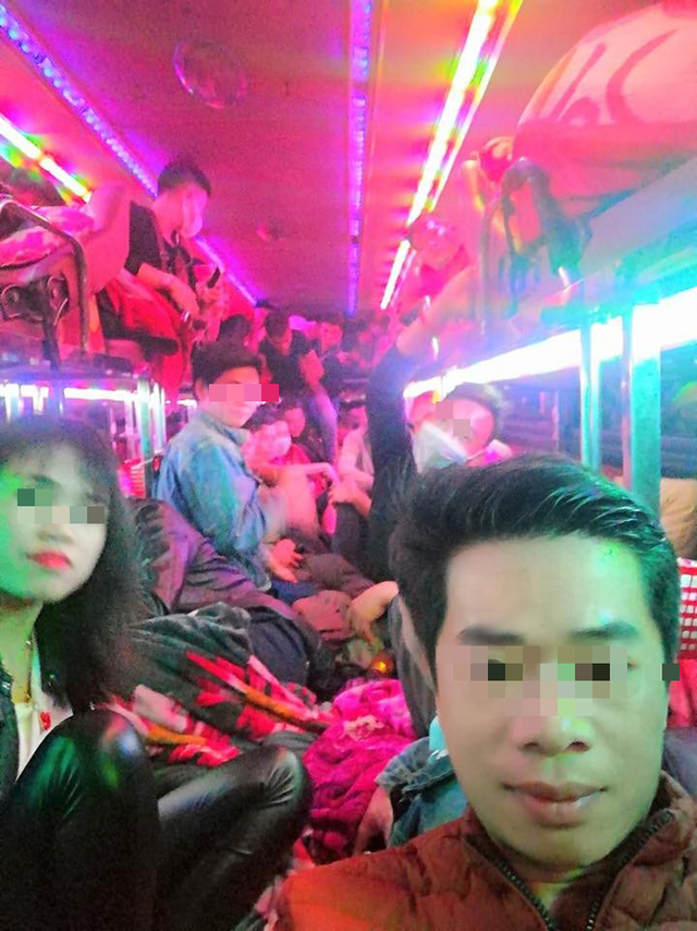 Sau Tết, nhiều xe khách nhồi nhét người quá tải trên hành trình từ quê trở lại thành phố - Ảnh 4. Sau Tết, nhiều xe khách nhồi nhét người quá tải trên hành trình từ quê trở lại thành phố - Ảnh 4.