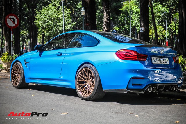 Chỉ với một chi tiết, chiếc BMW M4 của dân chơi Sài Gòn trở nên hầm hố hơn hẳn - Ảnh 2. Chỉ với một chi tiết, chiếc BMW M4 của dân chơi Sài Gòn trở nên hầm hố hơn hẳn - Ảnh 2.