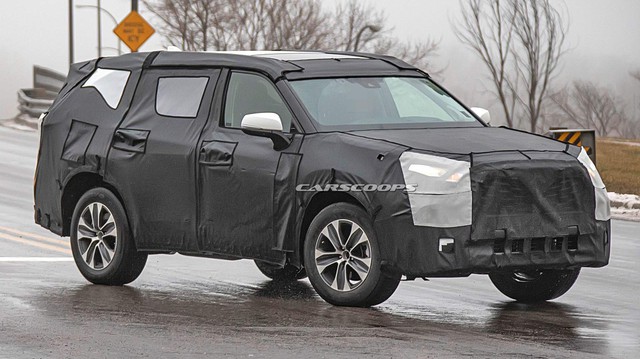 Cạnh tranh Ford Explorer, Toyota Highlander 2020 chạy thử cùng... Mazda CX-9
