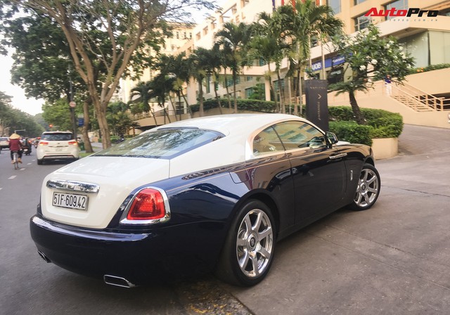 Bắt gặp Rolls-Royce Wraith thuộc bộ sưu tập hầm gửi xe triệu đô với chi tiết thu hút được nhiều sự chú ý - Ảnh 9.