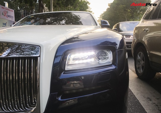 Bắt gặp Rolls-Royce Wraith thuộc bộ sưu tập hầm gửi xe triệu đô với chi tiết thu hút được nhiều sự chú ý - Ảnh 5.
