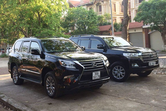 Dàn xe khủng biển đẹp của đại gia Thanh Hoá - những ‘fan cuồng’ Lexus và Toyota - Ảnh 4. Dàn xe khủng biển đẹp của đại gia Thanh Hoá - những ‘fan cuồng’ Lexus và Toyota - Ảnh 4.