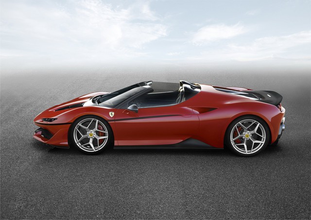 Đại gia mua siêu xe Ferrari hàng hiếm nhưng không lái phút nào để bán lại như mới với mức giá bất ngờ - Ảnh 2.