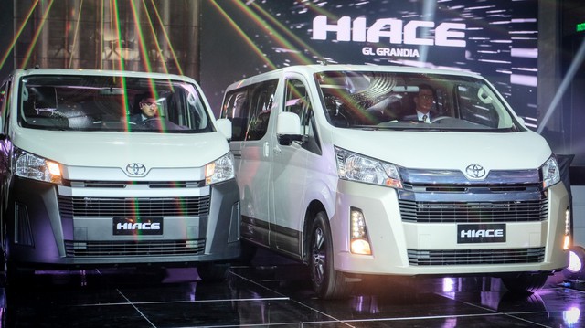 Ra mắt Toyota Hiace 2019 - 'tiểu Alphard' cạnh tranh Ford Transit