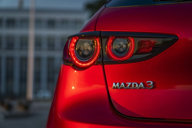 Mazda và con đường đầy gian truân lên hạng xe sang - Ảnh 2. Mazda và con đường đầy gian truân lên hạng xe sang - Ảnh 2.