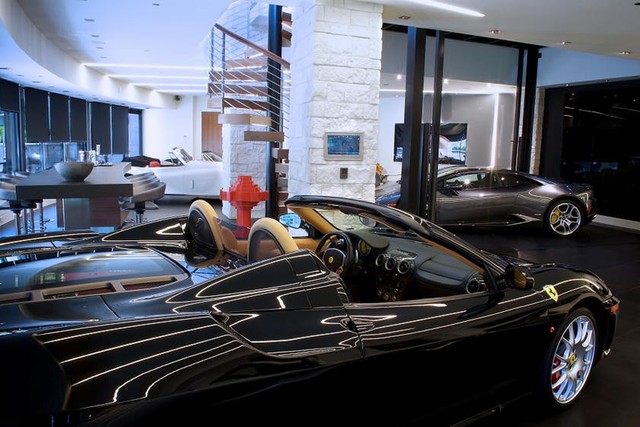 Những garage xe đáng mơ ước nhất thế giới - Ảnh 33.