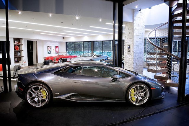Những garage xe đáng mơ ước nhất thế giới - Ảnh 32.
