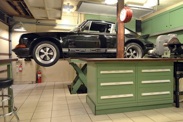Những garage xe đáng mơ ước nhất thế giới - Ảnh 35.