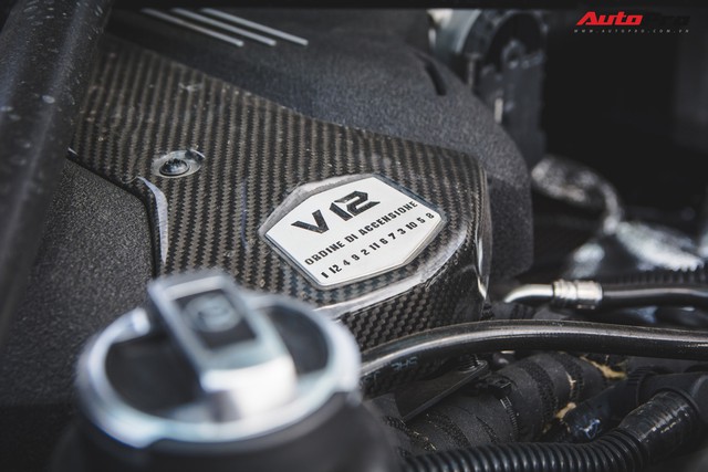 6 sự thật thú vị ít ai biết về Lamborghini Aventador Roadster tại Việt Nam - Ảnh 2. 6 sự thật thú vị ít ai biết về Lamborghini Aventador Roadster tại Việt Nam - Ảnh 2.
