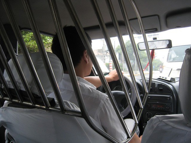 Người thiết kế vách ngăn bảo vệ cho tài xế taxi ở Hà Nội: Mình quan tâm nhất là tính mạng của họ, vì mình cũng từng là tài xế! - Ảnh 5.