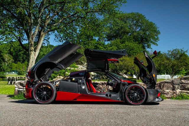 Pagani Huayra kịch độc cho đại gia thích chơi trội - Ảnh 6. Pagani Huayra kịch độc cho đại gia thích chơi trội - Ảnh 6.