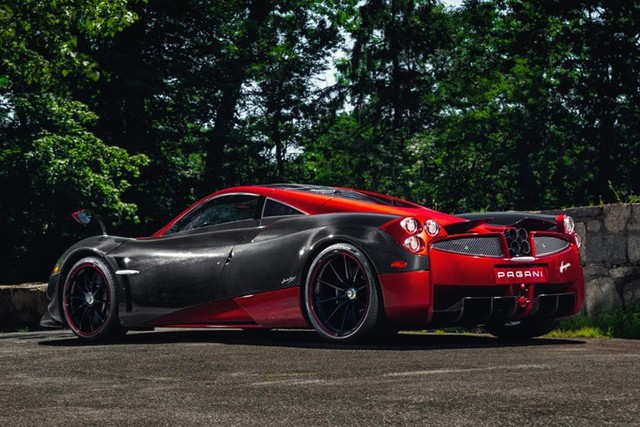 Pagani Huayra kịch độc cho đại gia thích chơi trội - Ảnh 8. Pagani Huayra kịch độc cho đại gia thích chơi trội - Ảnh 8.