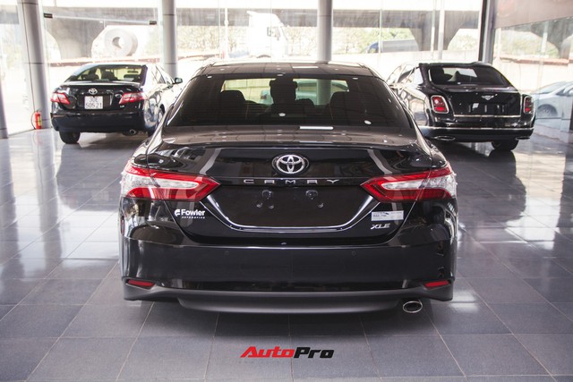 Khám phá Toyota Camry thế hệ mới đầu tiên VN: nhập Mỹ chất chơi, giá 2,5 tỷ đồng ngang Lexus ES250 - Ảnh 6.