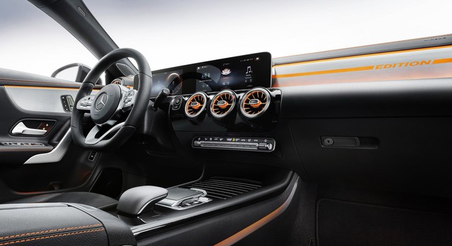 Chủ xe bán Mercedes-Benz CLA 200 giá 1 tỷ đồng, dành tiền để làm việc này ngay khi có thể - Ảnh 10. Chủ xe bán Mercedes-Benz CLA 200 giá 1 tỷ đồng, dành tiền để làm việc này ngay khi có thể - Ảnh 10.