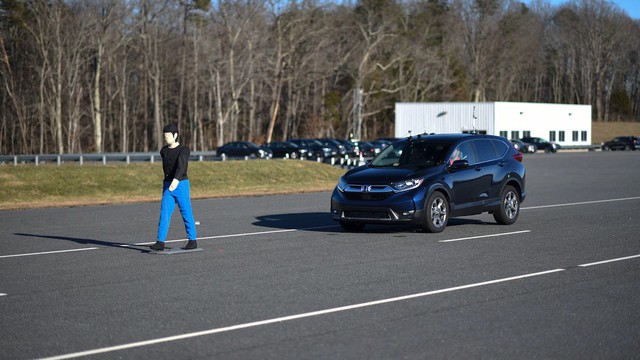 BMW X1 đạt 0 điểm trong bài kiểm tra an toàn mà Honda CR-V được siêu việt - Ảnh 3.