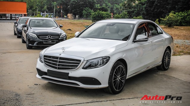Thêm 200 triệu và 400 triệu đồng, đây là những gì người mua Mercedes-Benz C-Class 2019 nhận được khi chọn các bản cao cấp