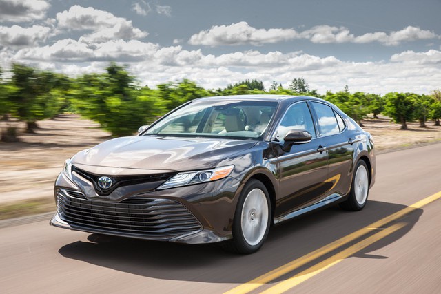 Toyota Camry đời mới độ JDM: Đã đẹp nay còn chất như Lexus - Ảnh 1. Toyota Camry đời mới độ JDM: Đã đẹp nay còn chất như Lexus - Ảnh 1.