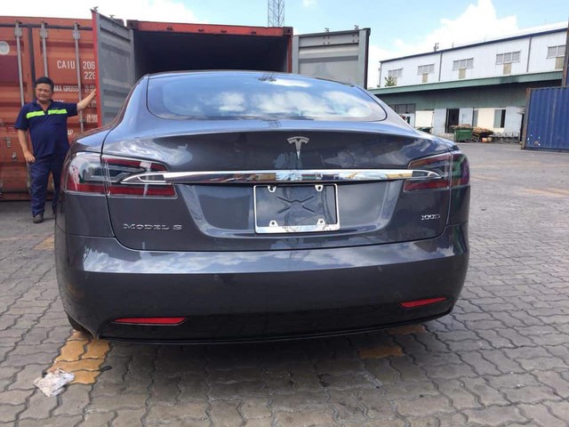 Khui công chiếc Tesla Model S siêu độc nhưng dễ nhầm lẫn tại Việt Nam - Ảnh 3.