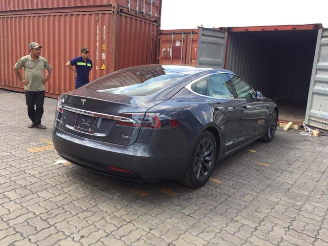 Khui công chiếc Tesla Model S siêu độc nhưng dễ nhầm lẫn tại Việt Nam - Ảnh 2.