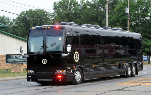 Ngắm siêu xe buýt của Tổng thống Mỹ - Ảnh 9.
