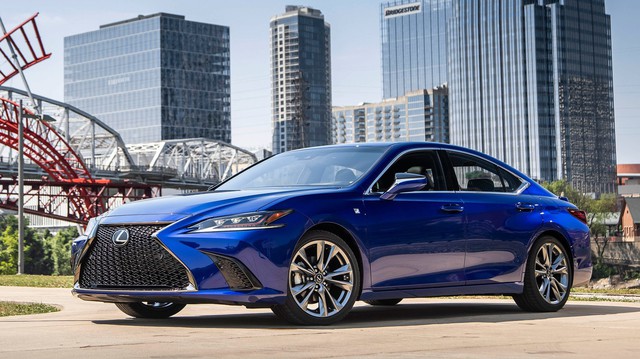 Lexus bán 10 triệu xe - Con số mơ ước của nhiều hãng bình dân