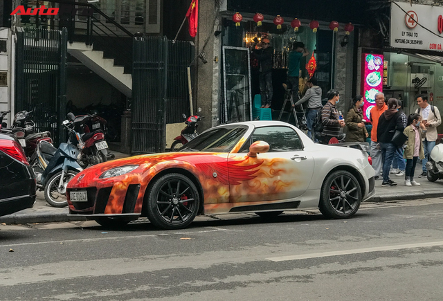 Mazda MX-5 của dân chơi Hà Nội trang trí táo bạo bằng phượng lửa - Ảnh 2.