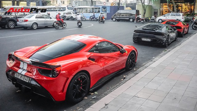 Đại gia Sài Gòn, Đà Lạt chuyên buôn lớn khoe dàn xe Lamborghini, Ferrari khủng  - Ảnh 9.