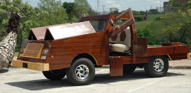 Sau 5.000 giờ chế tạo siêu xe bằng gỗ chạy êm như xe hàng hiệu - Ảnh 1.