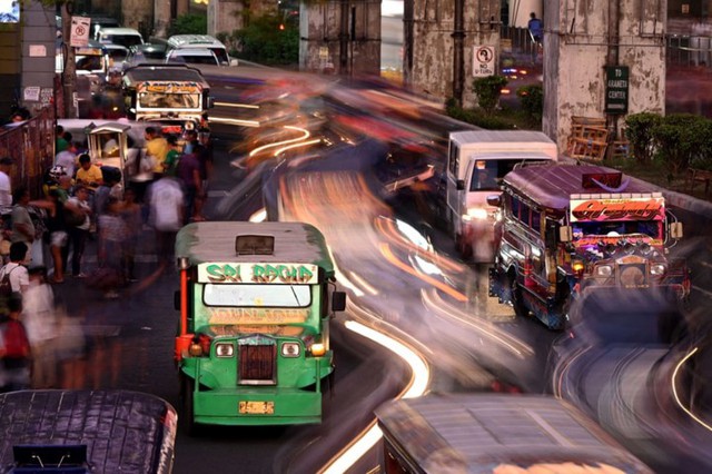 Hình ảnh “chất lừ” của xe buýt nhỏ jeepney trên đường phố Manila - Ảnh 6.