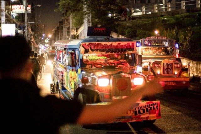 Hình ảnh “chất lừ” của xe buýt nhỏ jeepney trên đường phố Manila - Ảnh 10.