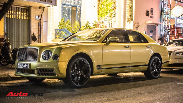 Ông chủ Đại Nam chi hơn 50 tỷ đồng mua Bentley Mulsanne EWB màu siêu độc tặng vợ dịp Tết - Ảnh 1.