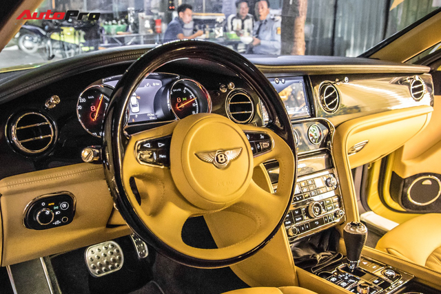 Ông chủ Đại Nam chi hơn 50 tỷ đồng mua Bentley Mulsanne EWB màu siêu độc tặng vợ dịp Tết - Ảnh 15.