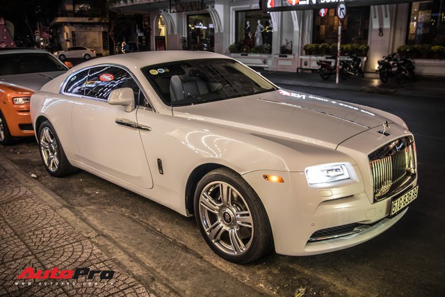 Điểm mặt bộ 3 Rolls-Royce và Bentley độc đáo của đại gia Dũng lò vôi trưng trên phố dịp cuối năm - Ảnh 8.