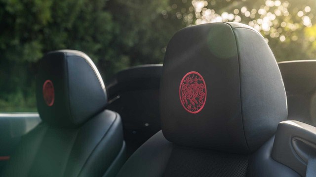 Rolls-Royce giới thiệu phiên bản Năm con lợn: Liệu đại gia Việt nào sẽ mạnh tay vung tiền? - Ảnh 9. Rolls-Royce giới thiệu phiên bản Năm con lợn: Liệu đại gia Việt nào sẽ mạnh tay vung tiền? - Ảnh 9.