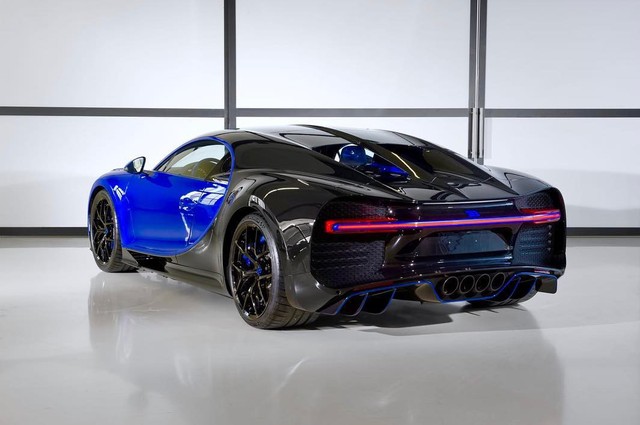 Bugatti Chiron Sport đầu tiên xanh biếc đã tới tay dân chơi Ả-rập - Ảnh 2.