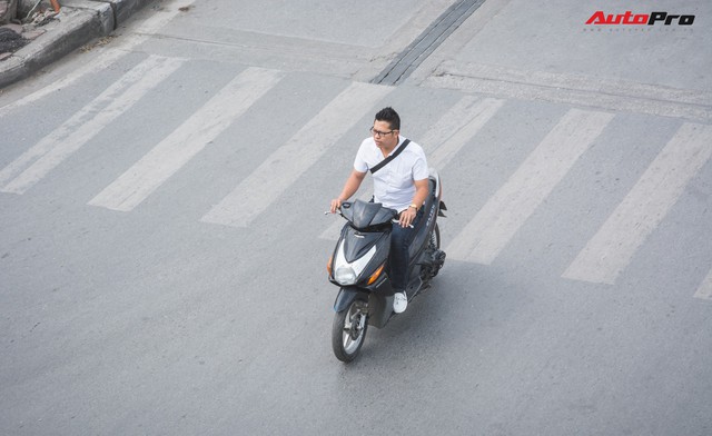 Dân Hà Nội đi chơi Tết: 1001 kiểu diện nhưng đều giống nhau ở 1 điểm chết người này - Ảnh 1. Dân Hà Nội đi chơi Tết: 1001 kiểu diện nhưng đều giống nhau ở 1 điểm chết người này - Ảnh 1.
