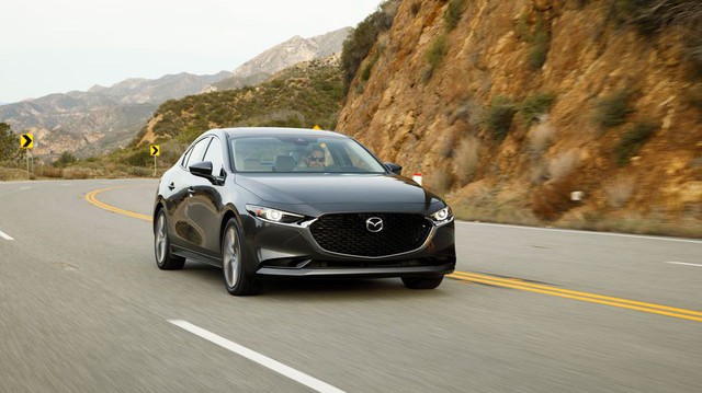 Đánh giá Mazda3 2019: Dễ hiểu vì sao người Việt mong THACO nhập về đến thế