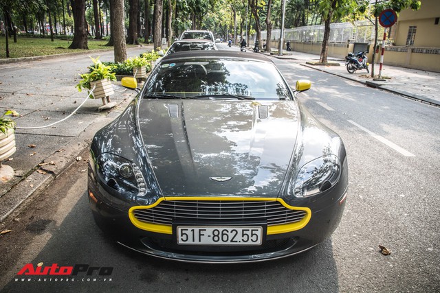 Bộ đôi Aston Martin và Maserati mui trần hàng hiếm du xuân trên phố Sài Gòn - Ảnh 5.