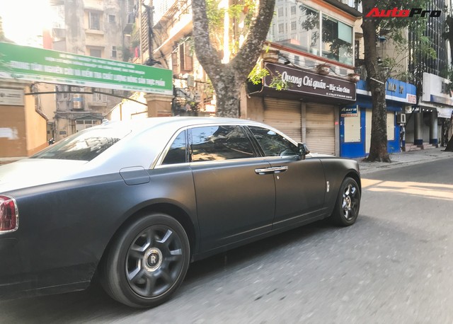 Rolls-Royce Ghost EWB cực hiếm tại Việt Nam dán decal phong cách cafe Trung Nguyên - Ảnh 3.
