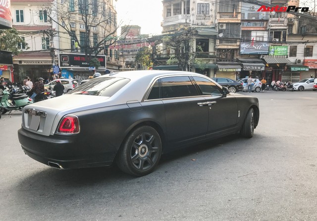 Rolls-Royce Ghost EWB cực hiếm tại Việt Nam dán decal phong cách cafe Trung Nguyên - Ảnh 2.