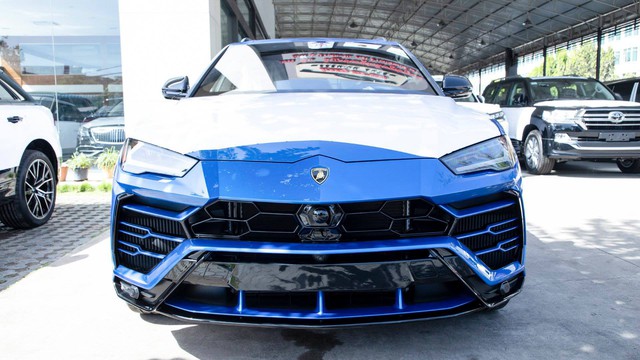 Một vòng tham quan những showroom siêu xe, xe siêu sang đại gia Campuchia thường lui tới - Ảnh 3. Một vòng tham quan những showroom siêu xe, xe siêu sang đại gia Campuchia thường lui tới - Ảnh 3.