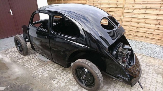 Volkswagen Beetle lâu đời nhất thế giới bị thiêu rụi hoàn toàn nhưng được phục chế đẹp như mới - Ảnh 9. Volkswagen Beetle lâu đời nhất thế giới bị thiêu rụi hoàn toàn nhưng được phục chế đẹp như mới - Ảnh 9.