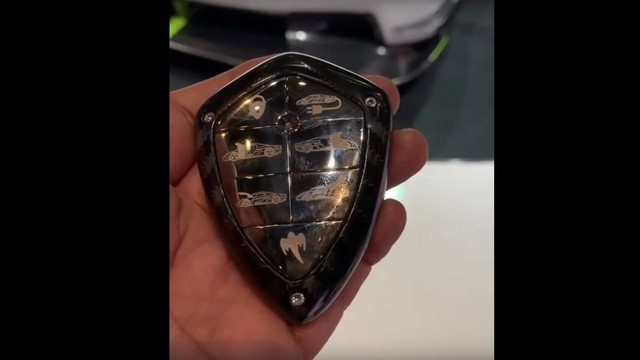 Khám phá chìa khoá của siêu xe Koenigsegg mới - Lại là tuyệt tác không thể bỏ qua