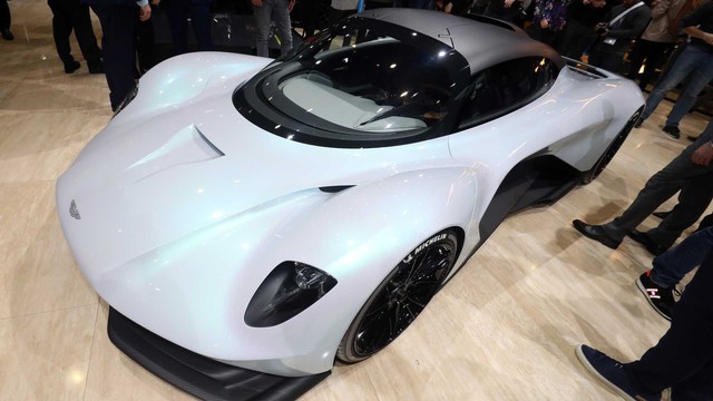 Siêu xe mới nhất của Aston Martin có tên gọi Valhalla, dùng smartphone người dùng làm hệ thống giải trí - Ảnh 1.