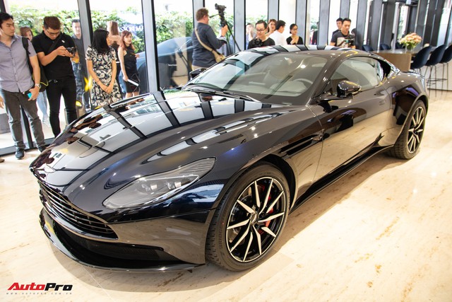 Chi tiết Aston Martin DB11 có giá 15,686 tỷ đồng vừa ra mắt tại Việt Nam, 2 chiếc đã tìm được khách hàng - Ảnh 2.