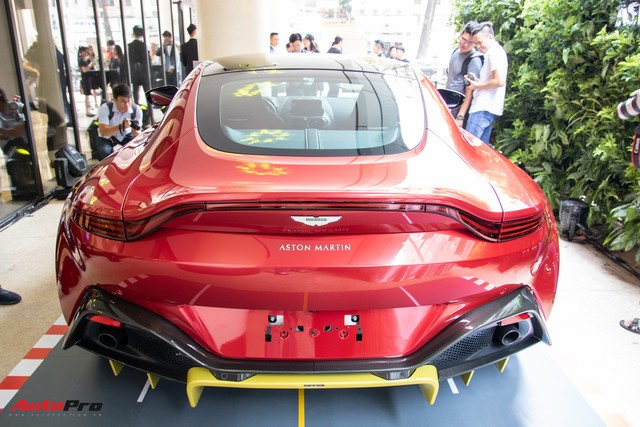 Chi tiết Aston Martin Vantage vừa ra mắt: Mẫu xe 15 tỷ đồng có gì thuyết phục đại gia Việt? - Ảnh 5.