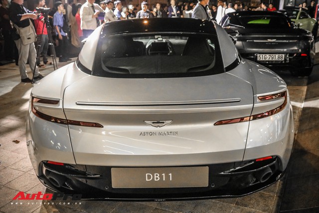 Cận cảnh Aston Martin DB11 V8 của đại gia Vũng Tàu, sở hữu tùy chọn có giá 200 triệu đồng - Ảnh 8. Cận cảnh Aston Martin DB11 V8 của đại gia Vũng Tàu, sở hữu tùy chọn có giá 200 triệu đồng - Ảnh 8.