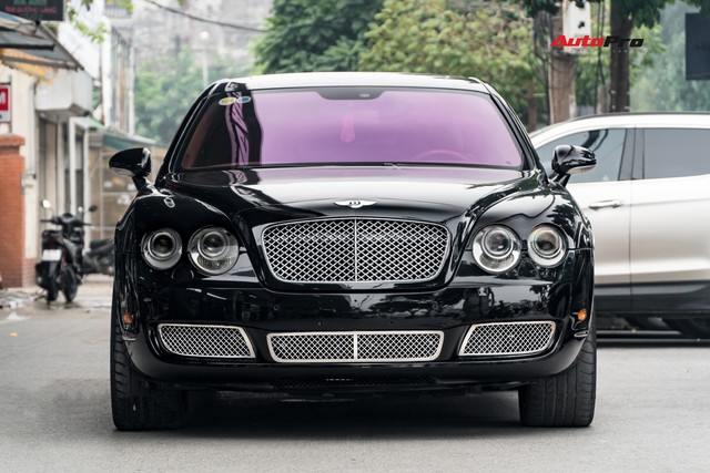 Bentley Continental Flying Spur bán lại giá hời, rẻ hơn cả Toyota Camry nhập khẩu - Ảnh 1.